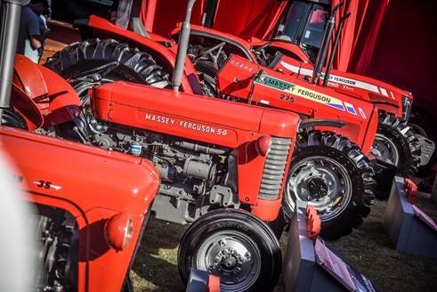 Mundo Das Marcas: MASSEY FERGUSON