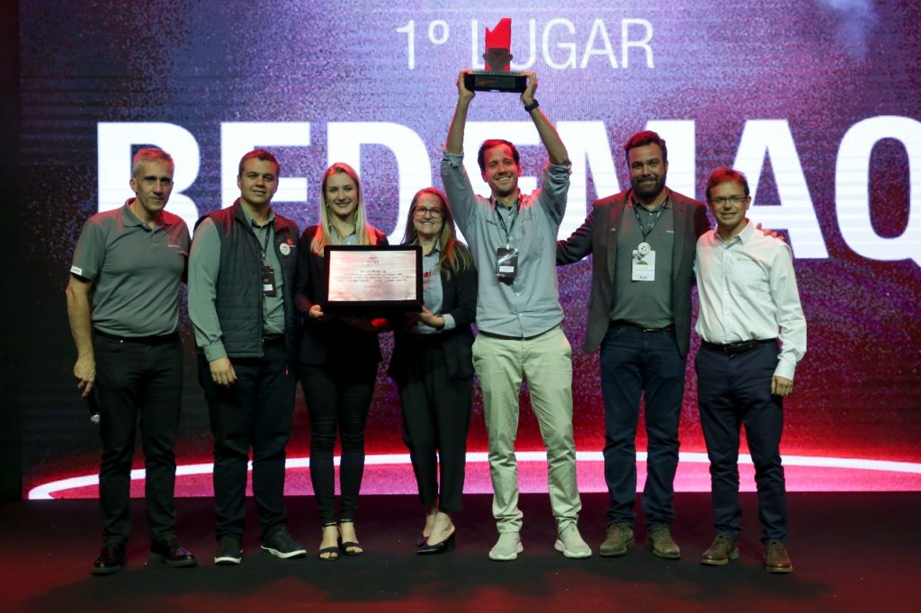 Em noite de premiação Redemaq recebe o troféu pelo 1º lugar do Brasil entre as Concessionárias Massey Ferguson